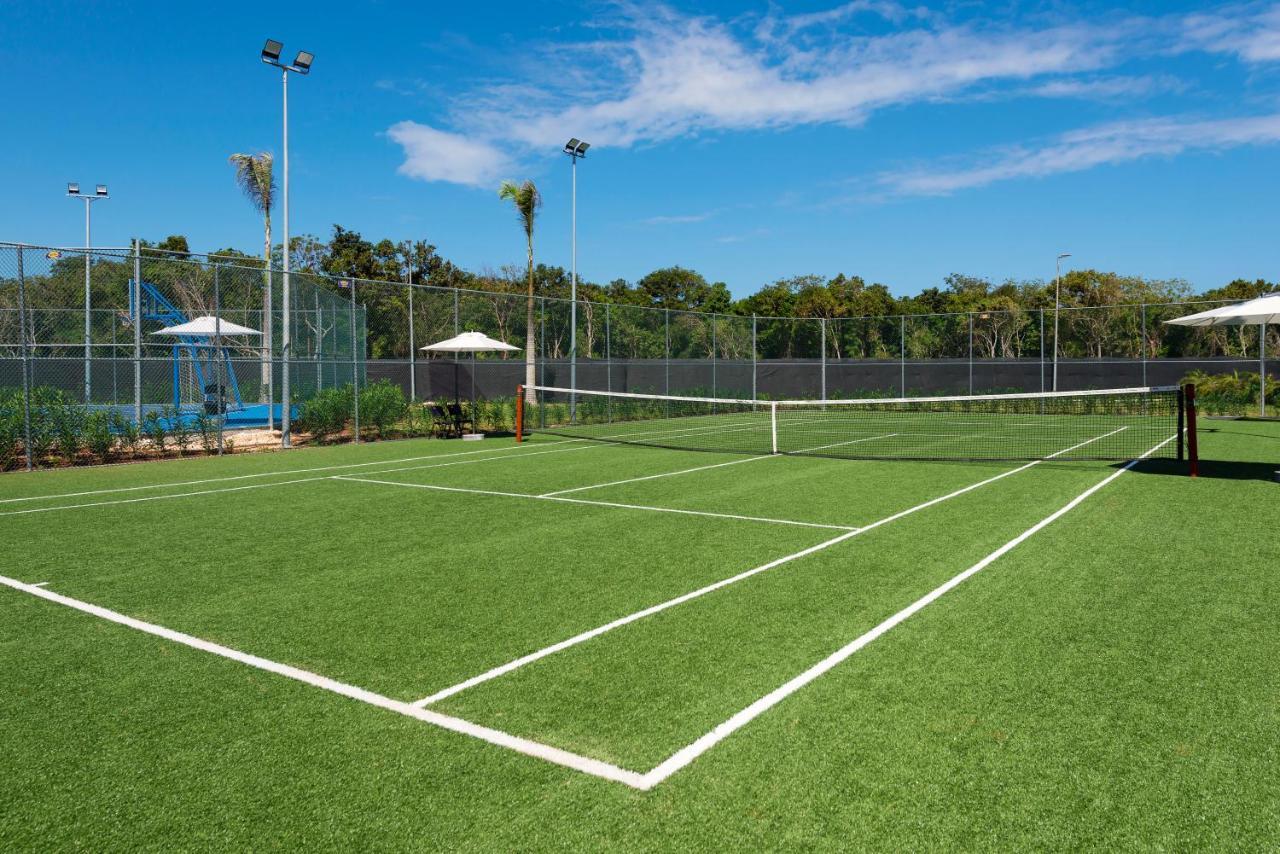 מלון Spring Rises Ocean Eden Bay (Adults Only) מראה חיצוני תמונה Tennis court at the Club