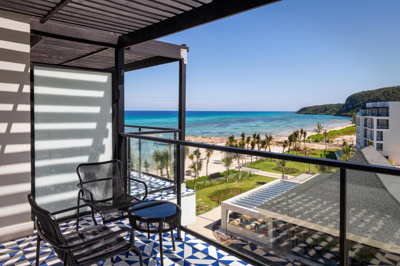 מלון Spring Rises Ocean Eden Bay (Adults Only) מראה חיצוני תמונה View from a room at the hotel