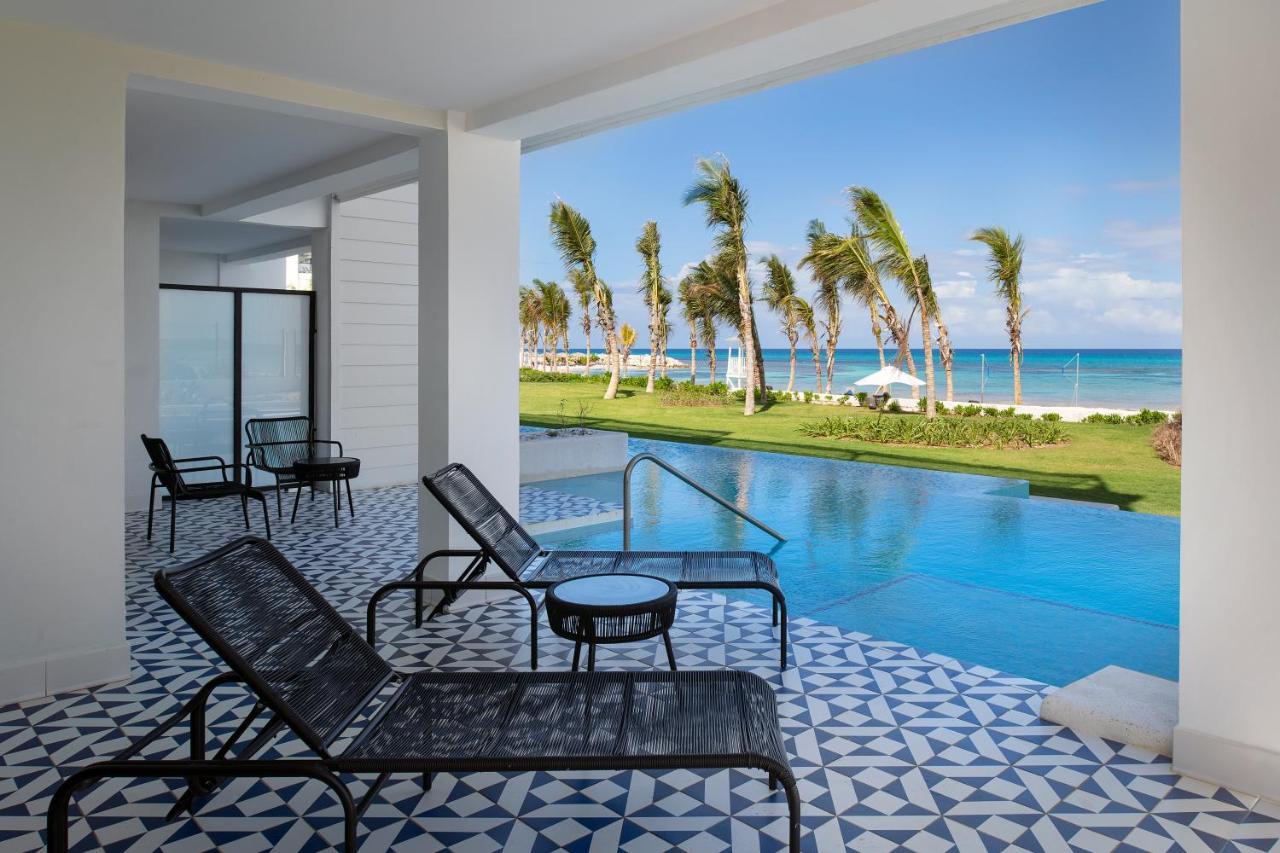 מלון Spring Rises Ocean Eden Bay (Adults Only) מראה חיצוני תמונה View from a room at the Iberostar Grand Hotel Bávaro
