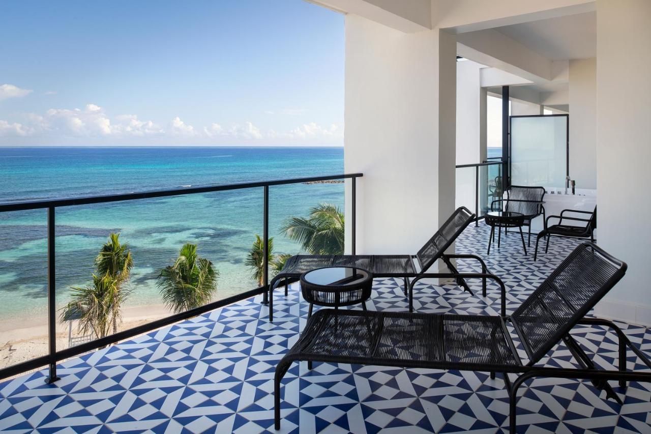 מלון Spring Rises Ocean Eden Bay (Adults Only) מראה חיצוני תמונה Ocean view from a suite at the Iberostar Grand Hotel Bávaro