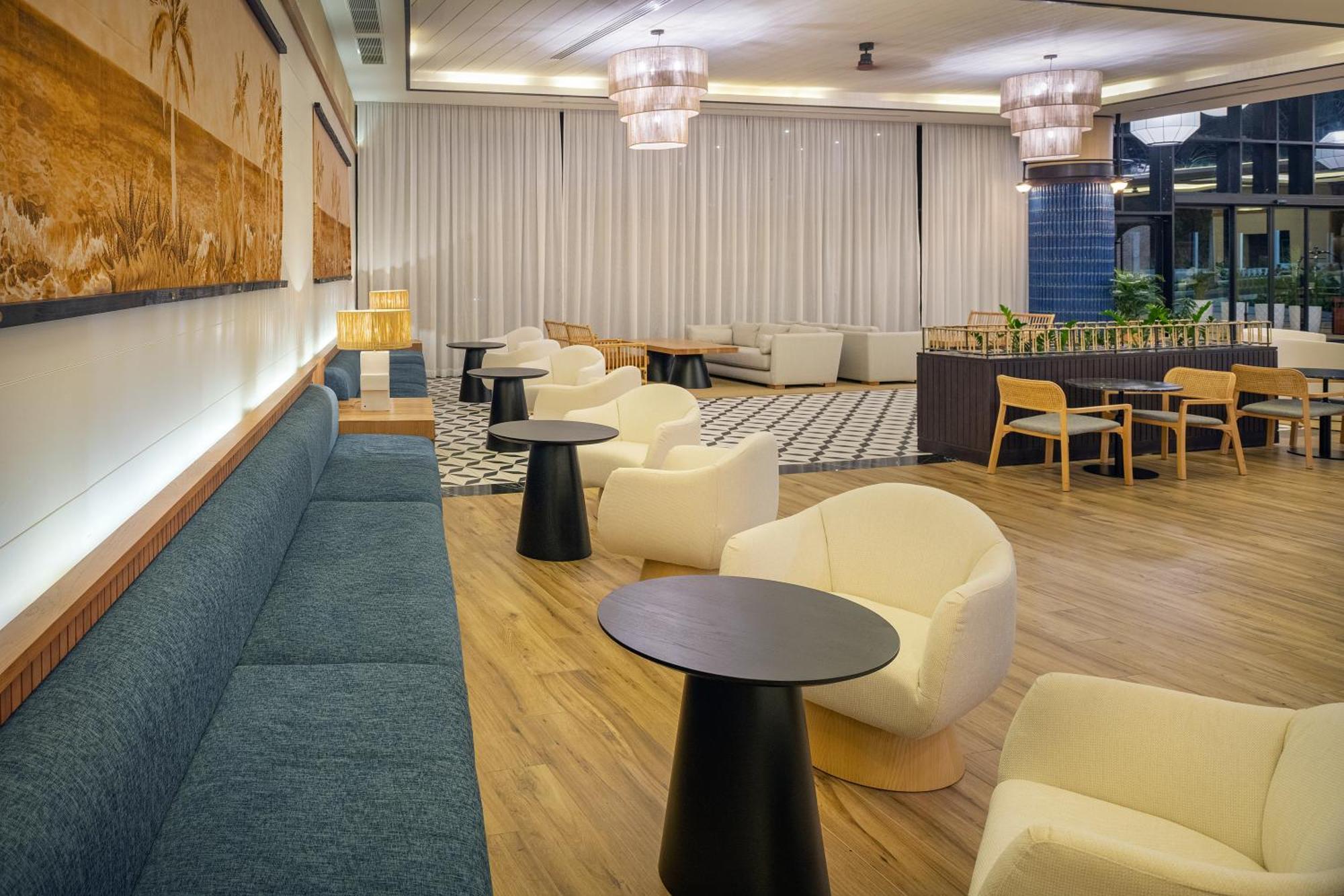 מלון Spring Rises Ocean Eden Bay (Adults Only) מראה חיצוני תמונה The lounge at the airport