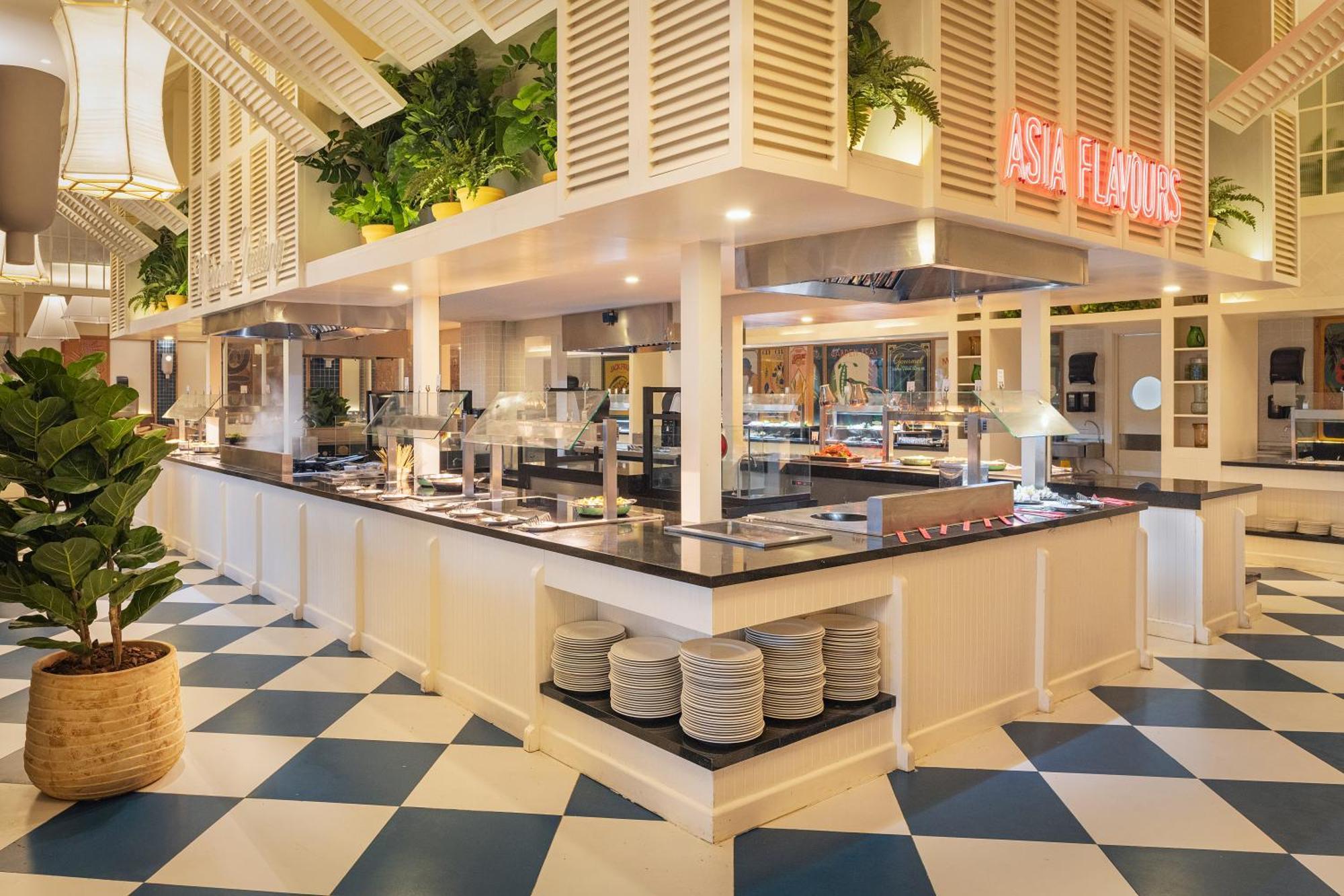 מלון Spring Rises Ocean Eden Bay (Adults Only) מראה חיצוני תמונה The buffet at the restaurant