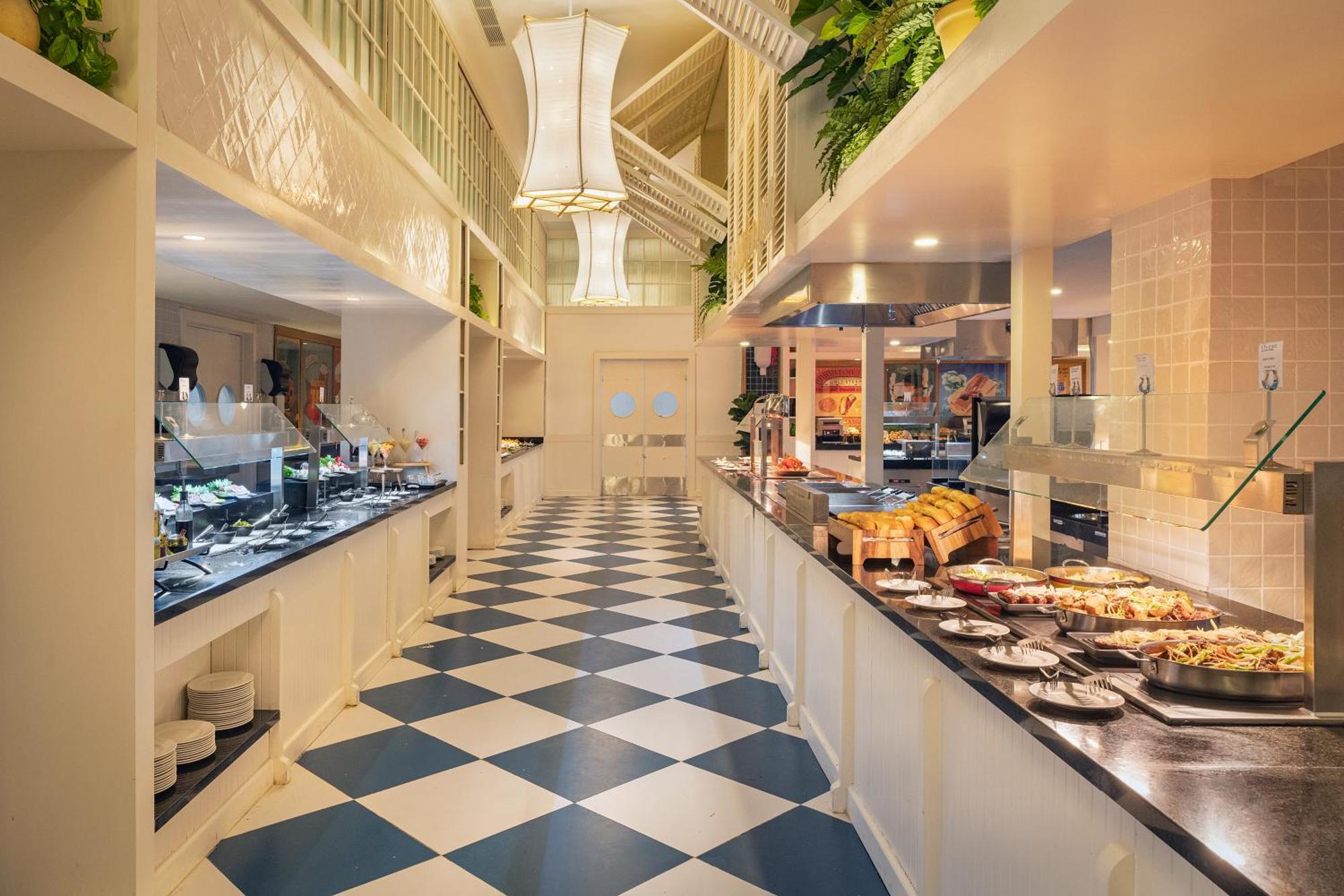 מלון Spring Rises Ocean Eden Bay (Adults Only) מראה חיצוני תמונה The buffet at the hotel