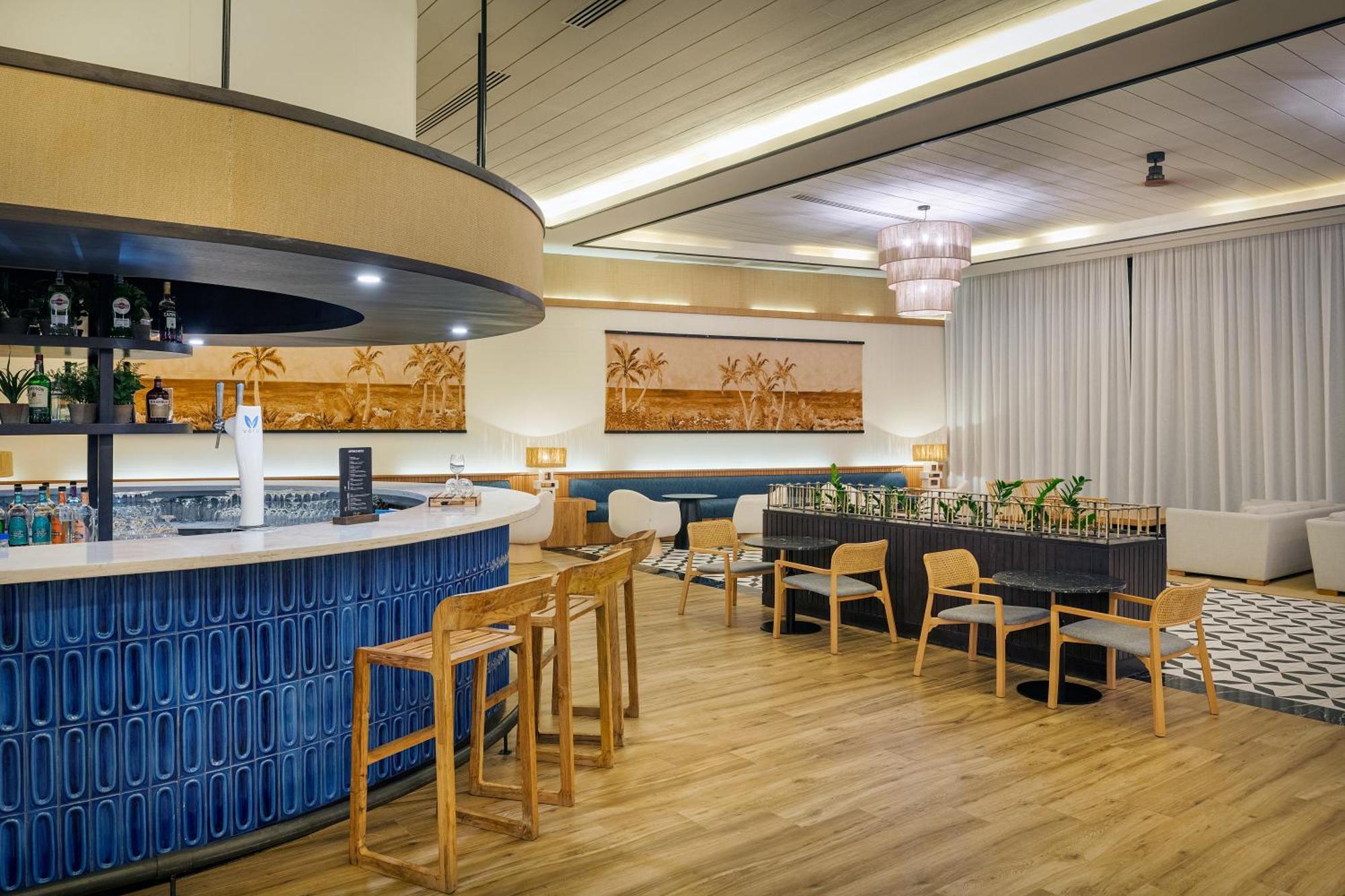 מלון Spring Rises Ocean Eden Bay (Adults Only) מראה חיצוני תמונה The lounge at the airport